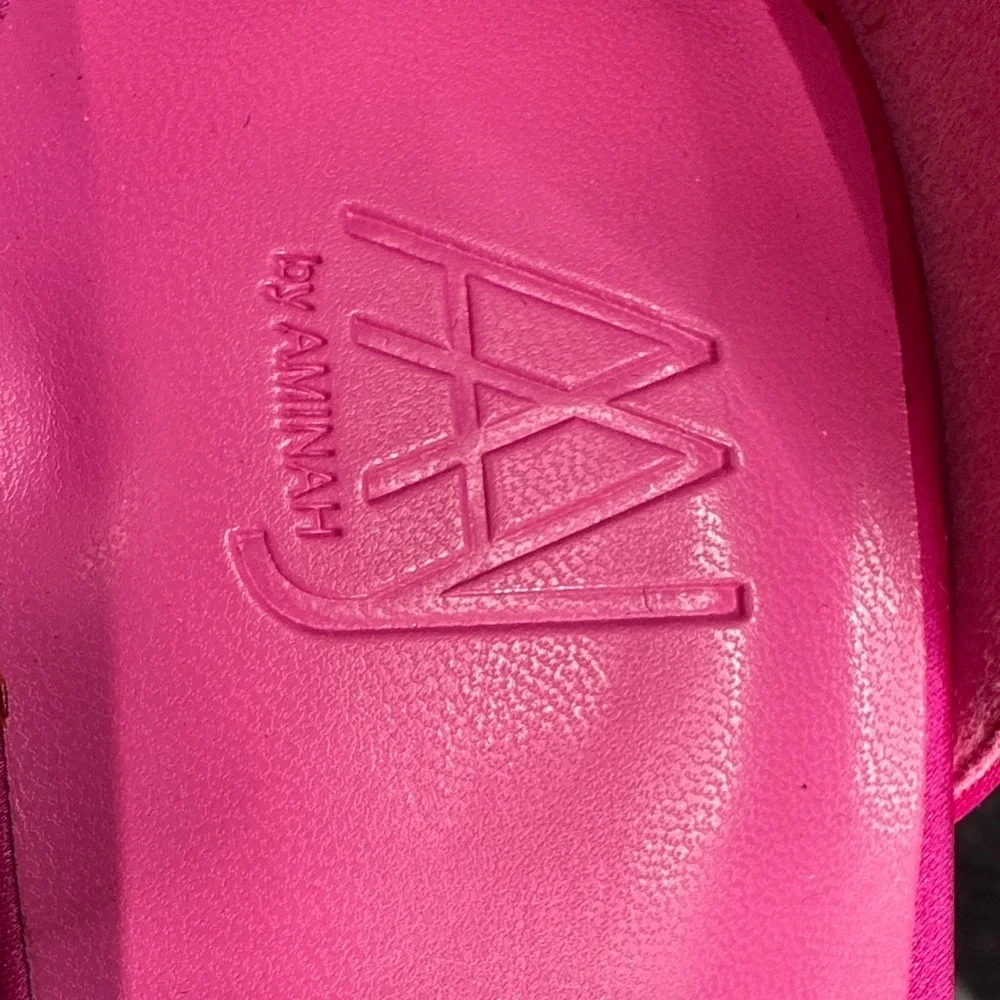 AAJ Pink Satin platform strappy Heels with Rhinestone NWT 9.5